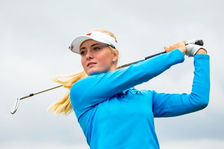 Julia Engström takes opening lead in France