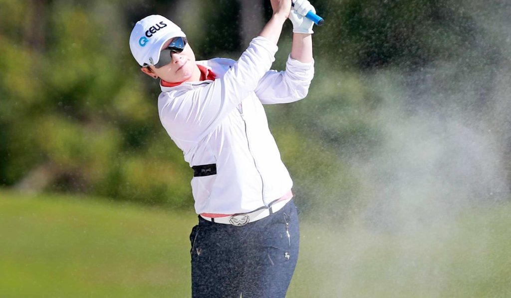 Brooke Henderson and Ji Eun-hee set the early pace and tied for the lead in Florida.