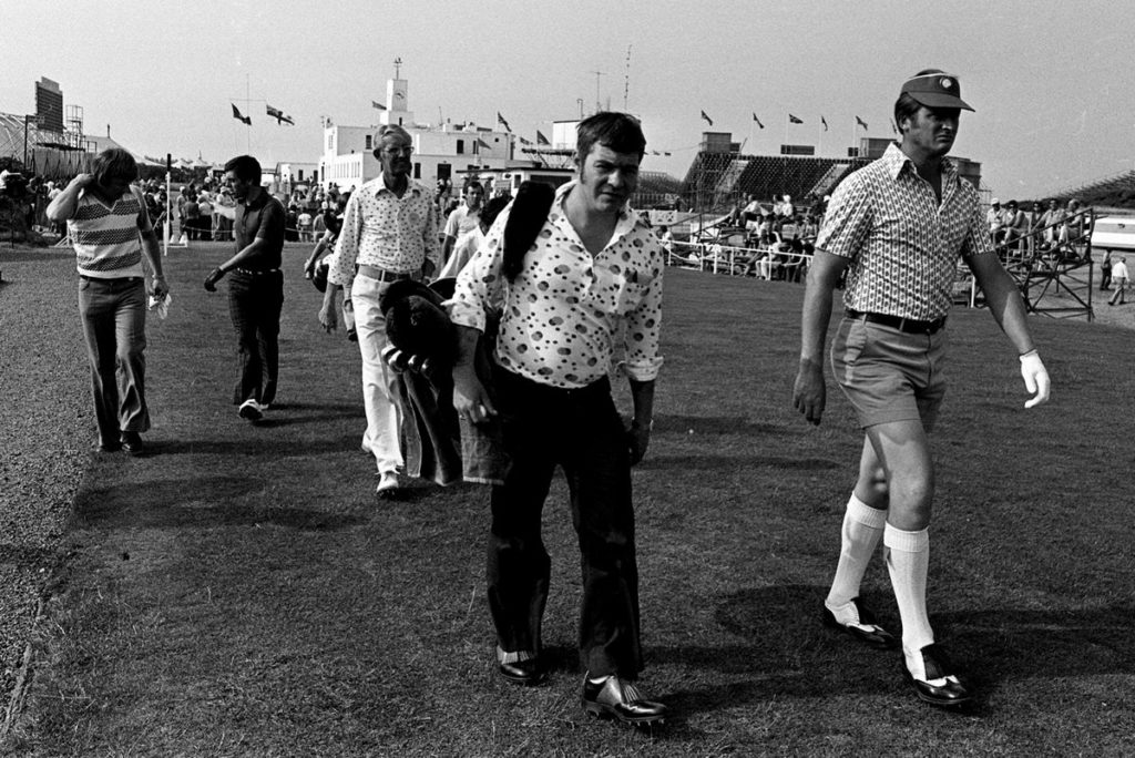 Brian Barnes wore shorts for his final practice round before the start of the 1976 Open
