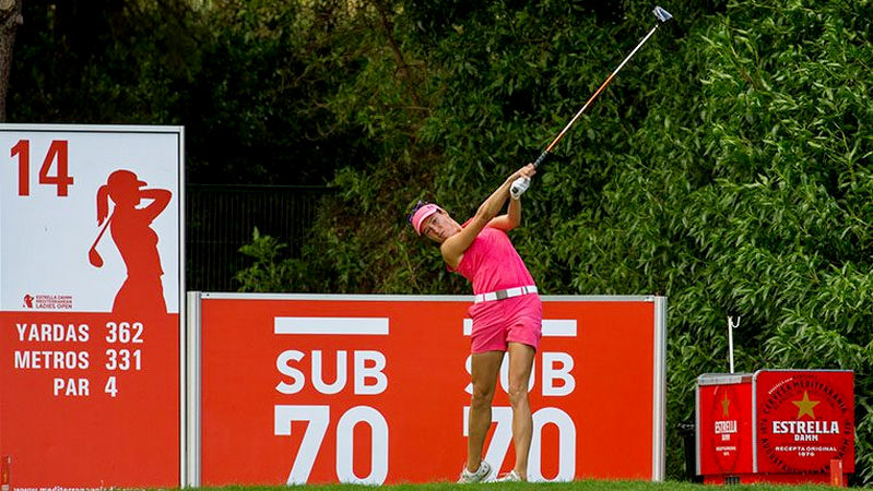 Mediterranean Ladies Open R2 - Laura Fuenfstueck fired a second consecutive 68 to lead by three at the halfway stage in Sitges, near Barcelona.