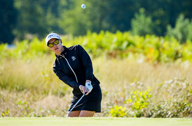 Open de France R1 - Azahara Muñoz and Madelene Sagstrom carded a pair of five-under-par 66s in warm and sunny conditions to set the clubhouse lead