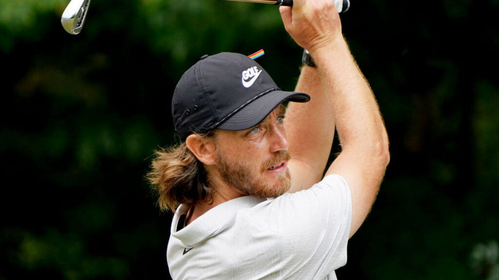 Northern Trust R1 - Tommy Fleetwood drops from first to 12th in final two holes