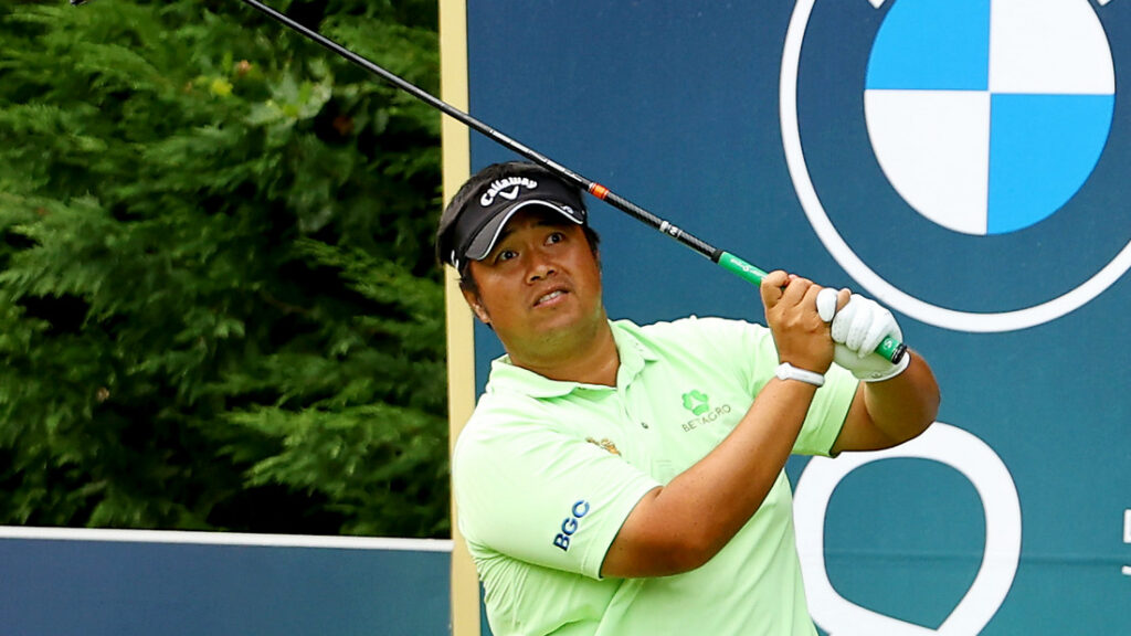 PGA Championship 2021 R2 - Kiradech Aphibarnrat takes solo lead at Wentworth